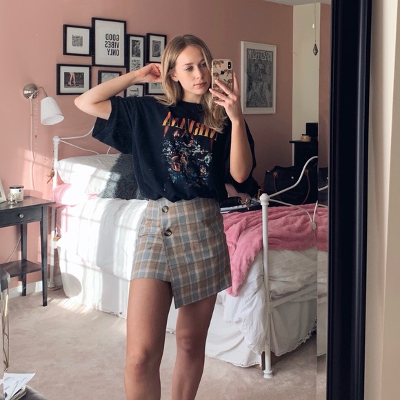 Meet your Posher, Rebecca - Picture 1 of 4